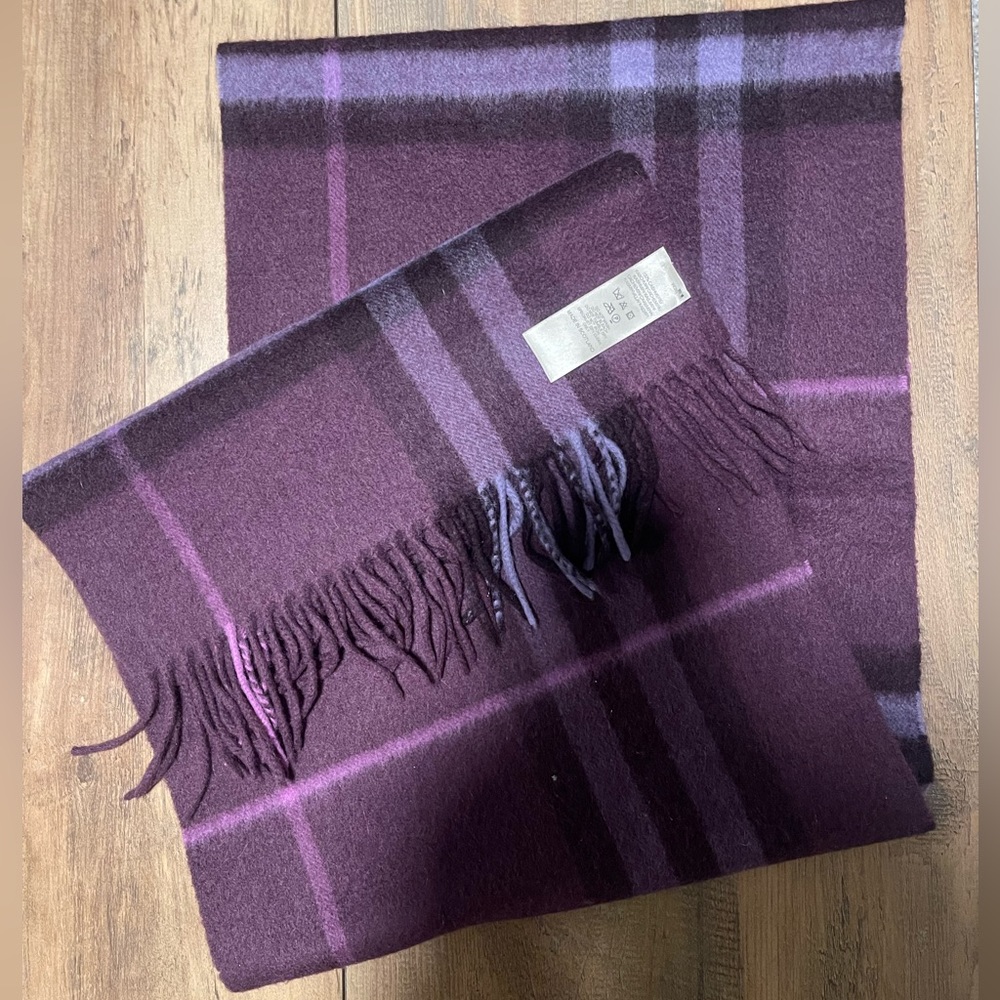 Burberry Check Scarf - 100% cashmere